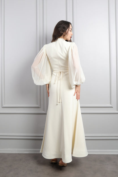 فستان باكمام واسعة مزين بتطريزات خرزية وفيونكات -سكري