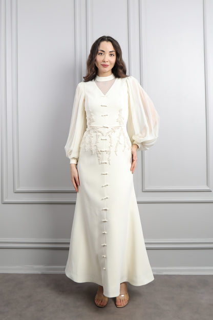 فستان باكمام واسعة مزين بتطريزات خرزية وفيونكات -سكري