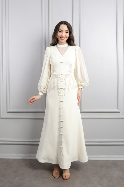 فستان باكمام واسعة مزين بتطريزات خرزية وفيونكات -سكري