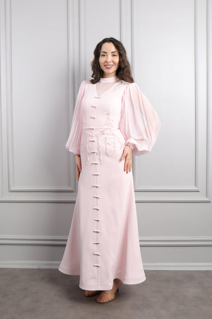 فستان باكمام واسعة مزين بتطريزات خرزية وفيونكات -بمبي