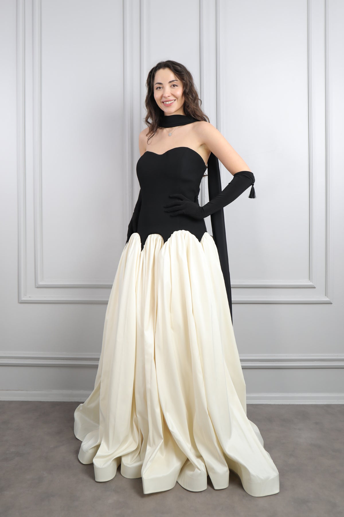 فستان سترابلس باكسسوار وشاح وقفازات -اسود و سكري