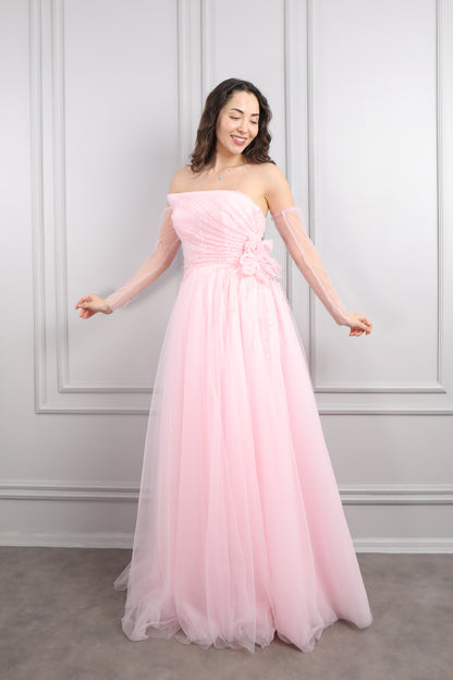 فستان سهرة سترابلس بقصّة منفوشة مطرز بالخز مع اكمام متحركة -بمبي