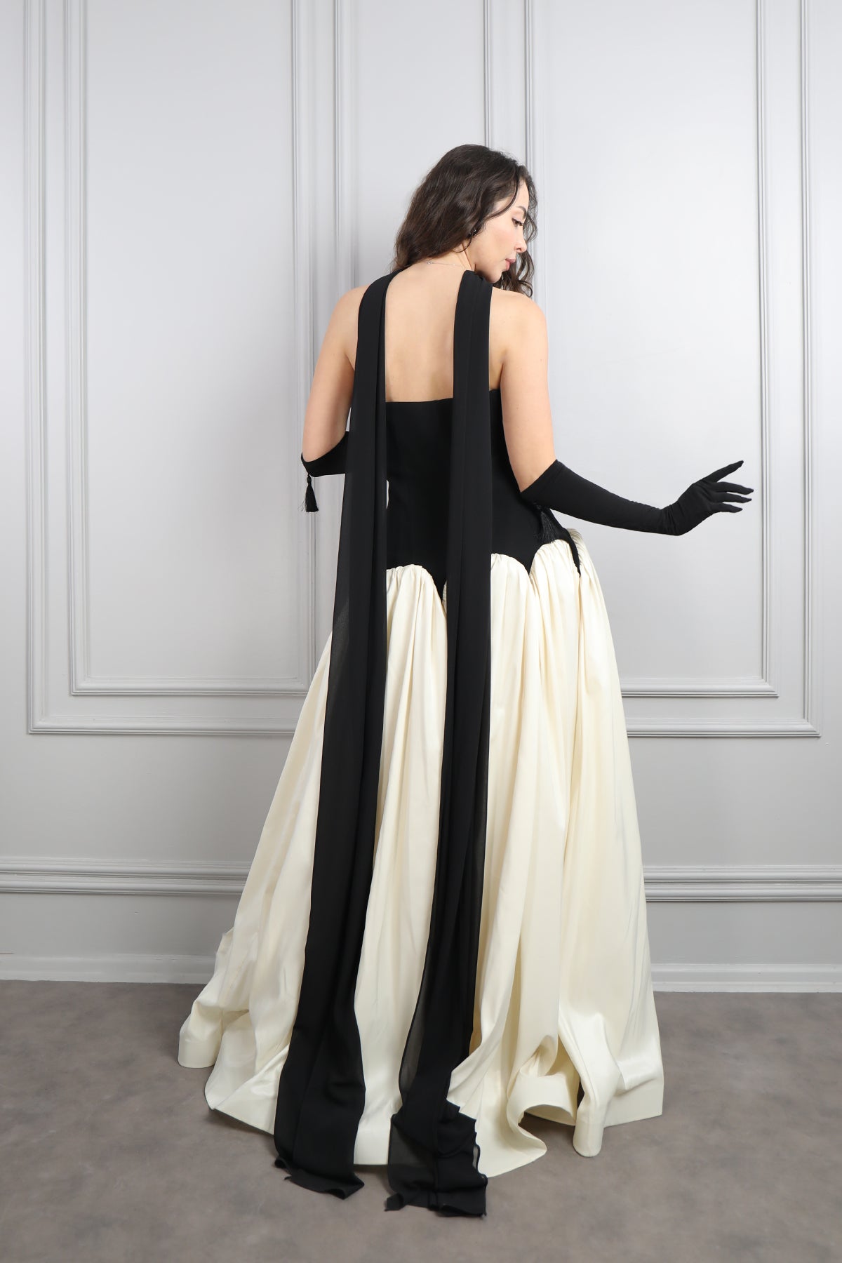 فستان سترابلس باكسسوار وشاح وقفازات -اسود و سكري