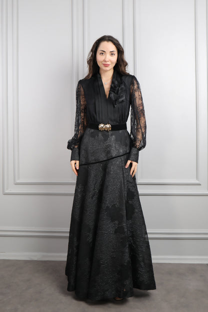 فستان باكمام دانتيل شفافة وتفاصيل لامعة مع حزام عالخصر -اسود