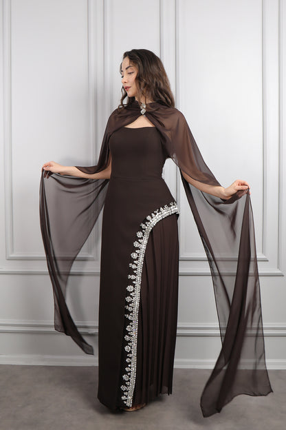 فستان سهرة سترابلس بتطريزات كريستالية و وشاح في العنق -بني
