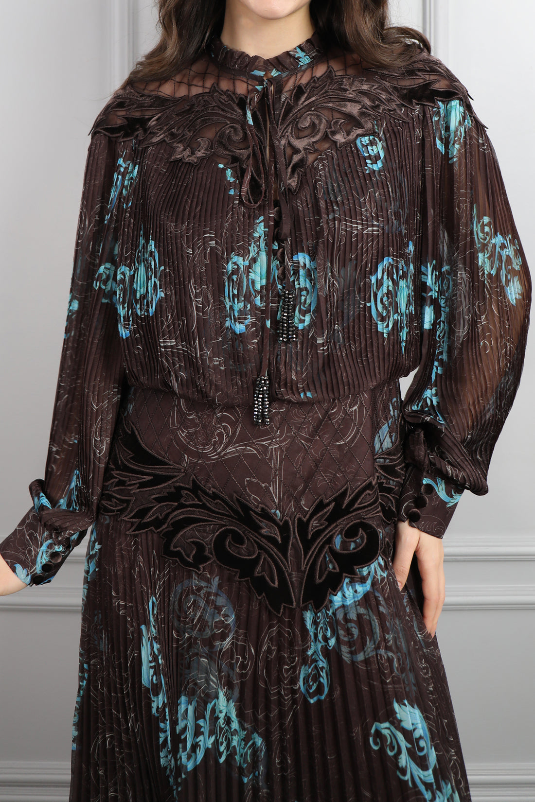 فستان شيفون بتفاصيل مخملية وتكسيرات باكمام واسعة مقاس كبير -تركوازي