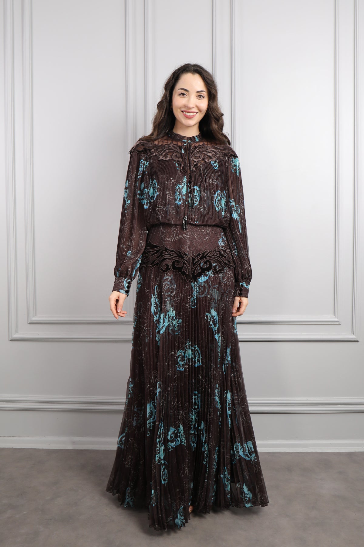 فستان شيفون بتفاصيل مخملية وتكسيرات باكمام واسعة مقاس كبير -تركوازي