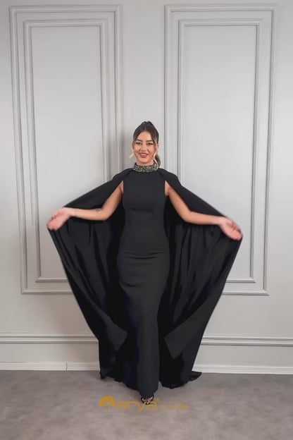 فستان سهرة خناقي مزين بالكريستالات وتفاصيل عباءة من الكتف -اسود